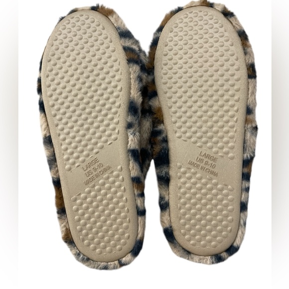 NWOT Fur Slippers Leopard Print Large Size 9-10 - Picture 3 of 7
